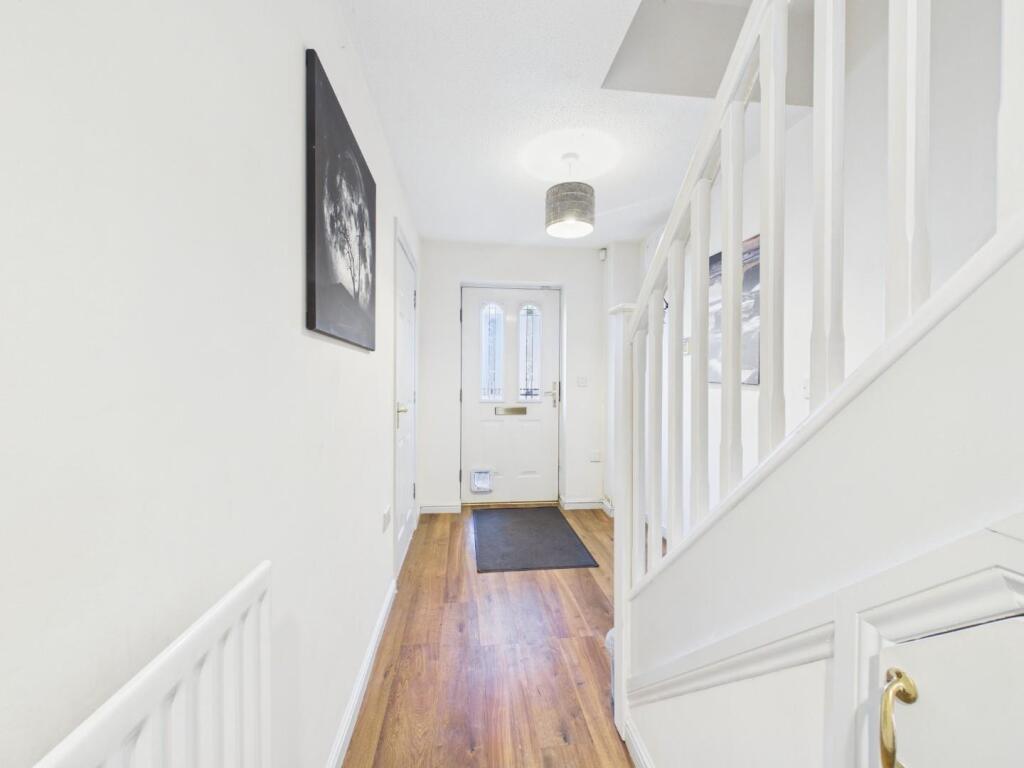 Whitestone Drive, East Morton photo 2