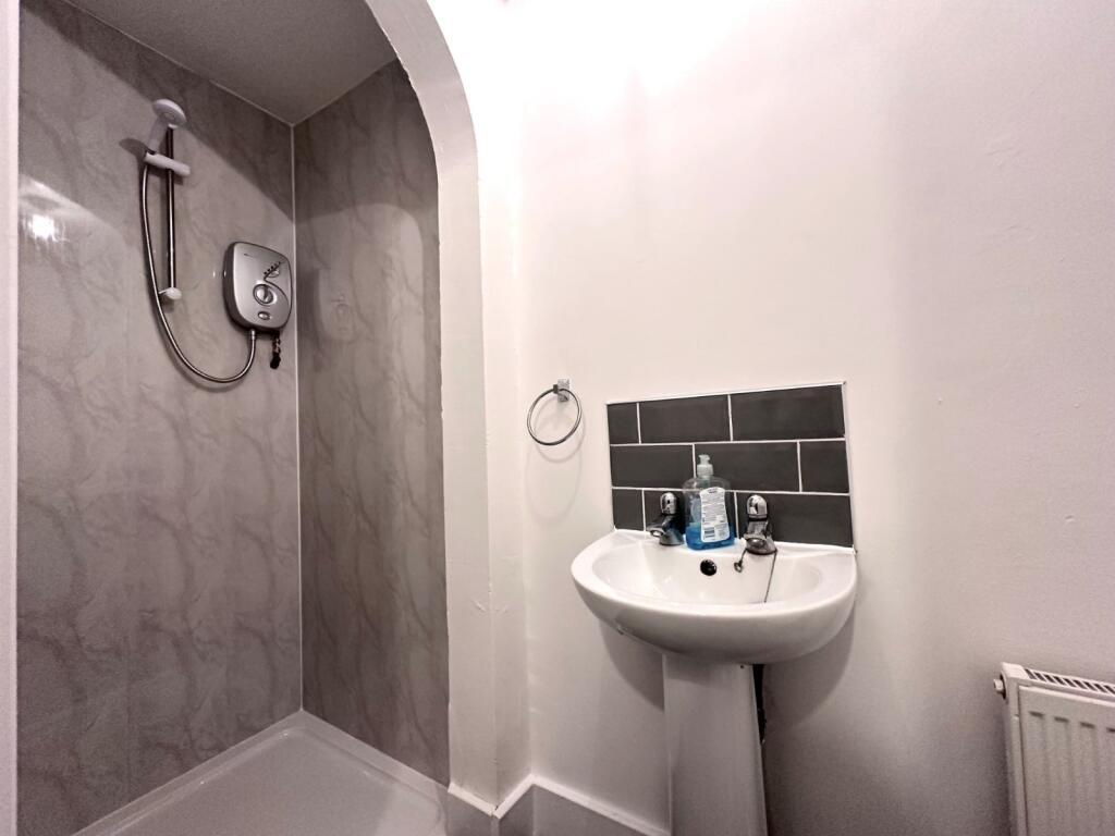 Apartment in Southampton - View 3