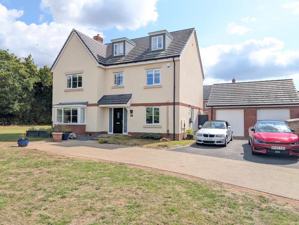 5-bed detached on Peacock Road, Thornbury, Bristol, £750,000