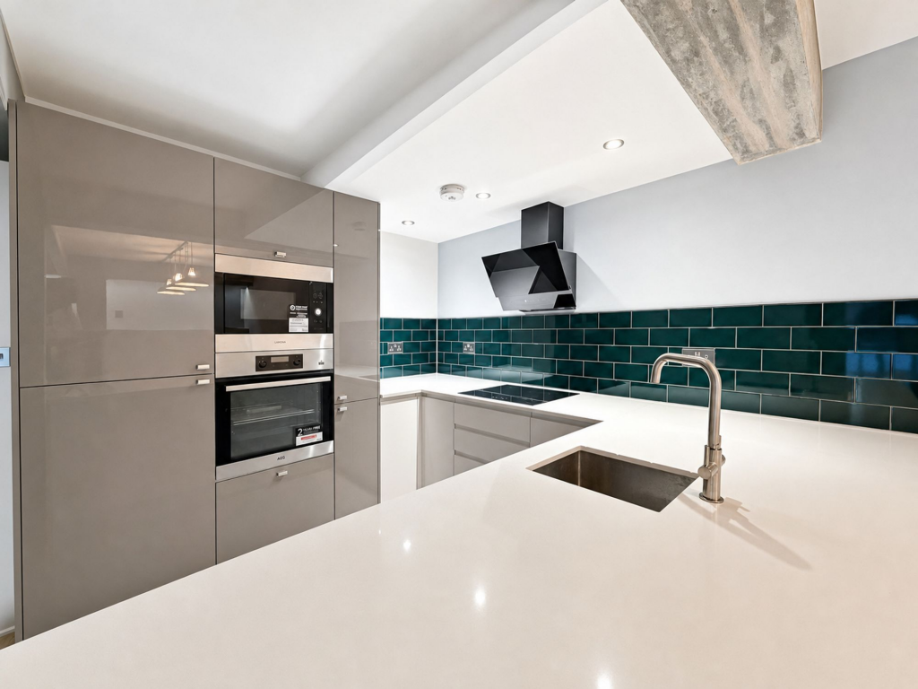 Apartment in Leeds, Warehouse Hill, Lovell Park - View 2