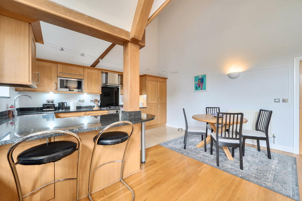 Apartment in Winchester, Hampshire - View 5