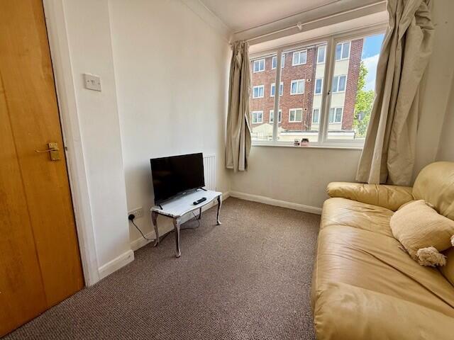 Main image of property: Lizmans Court, Oxford