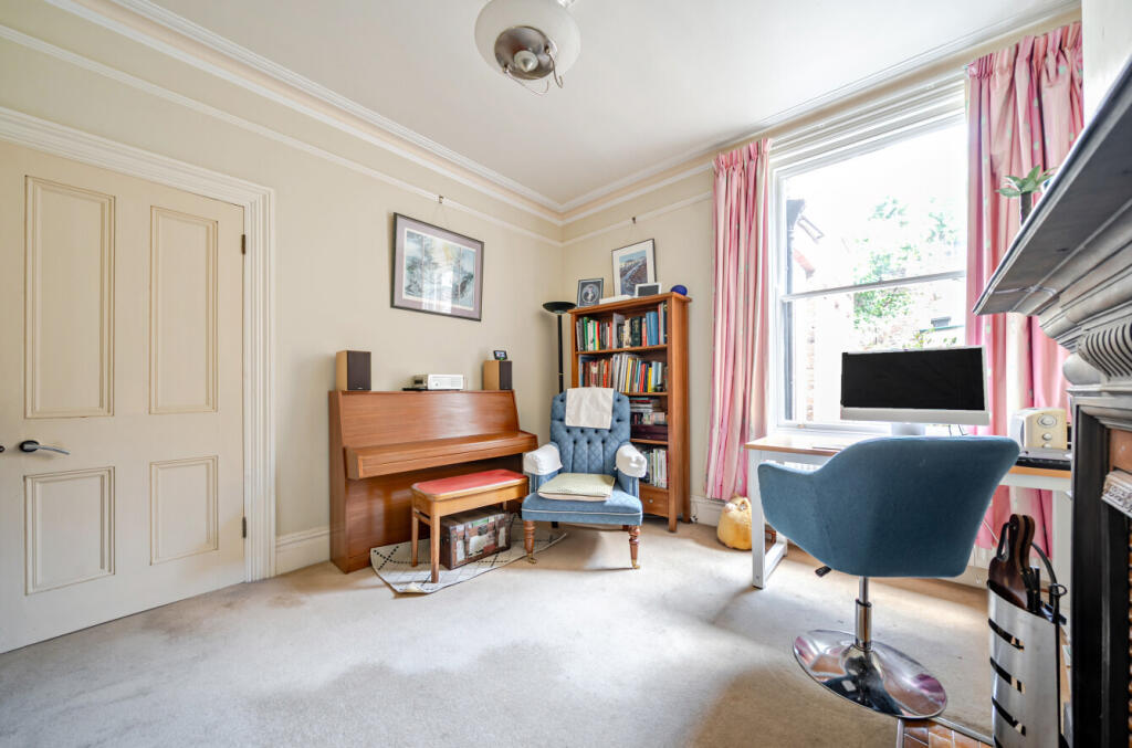 House in Brighton - More