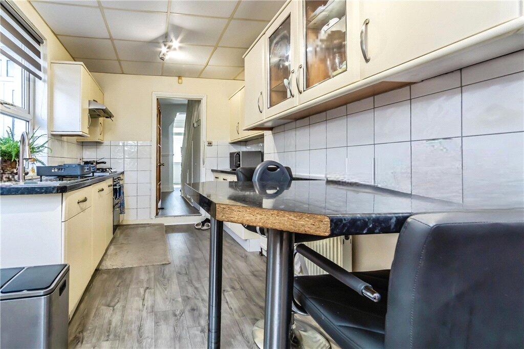 House in London, Thornton Heath - More