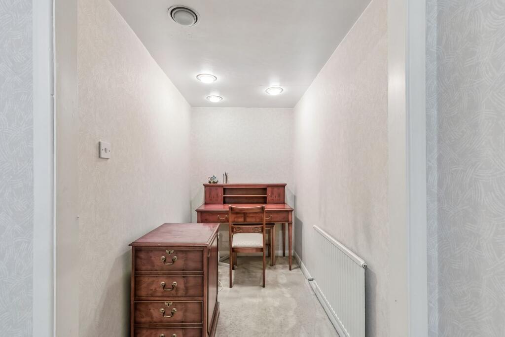 Apartment in Harrow - View 5