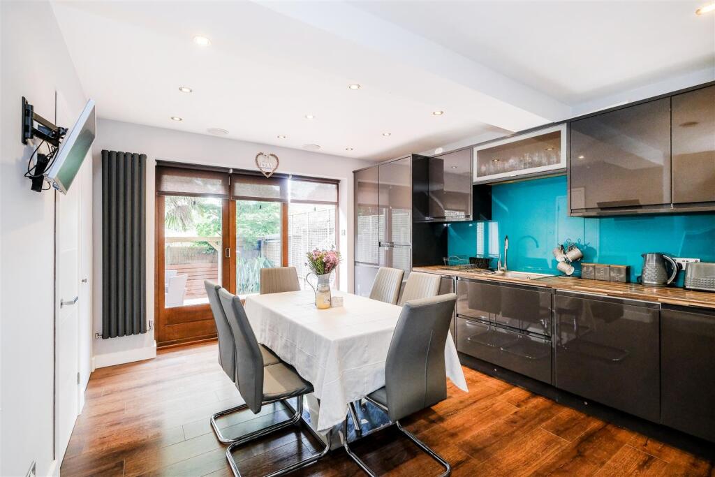 House in London - View 5