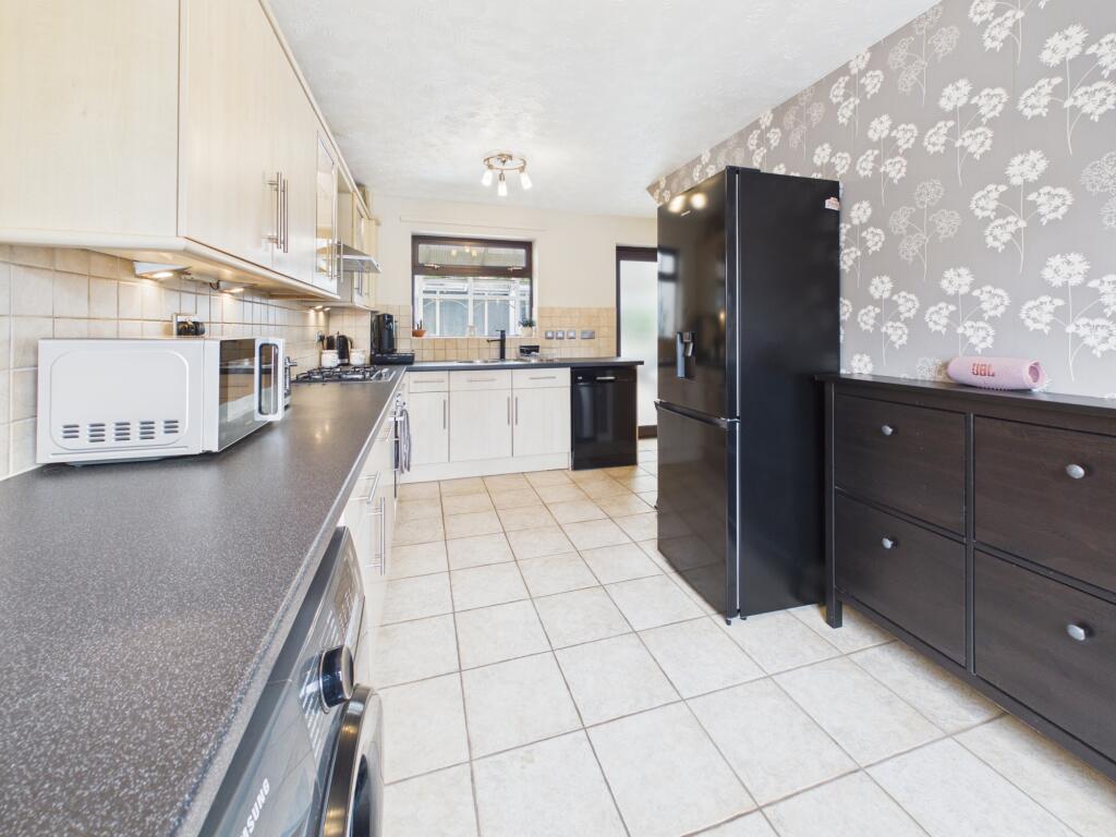 Byfield Close, Oakwood photo 4