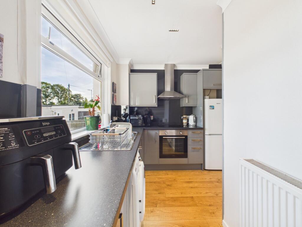 House in Shawsburn, Hareleeshill, Millburn - View 5