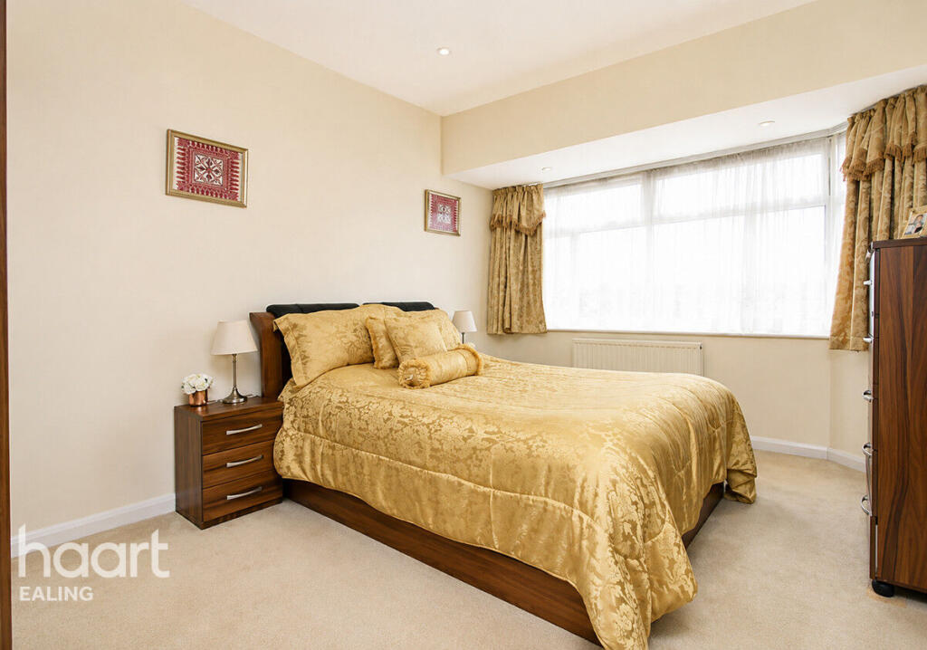House in Southall - View 4