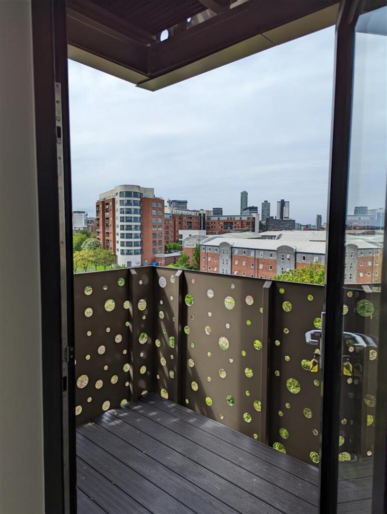 Apartment in Liverpool, St George's Quarter / Cultural Quarter, Vauxhall - View 3