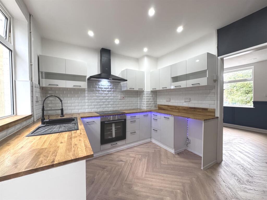 House in Stoke-on-Trent - View 5