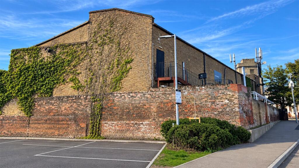 Apartment in Canterbury - View 2