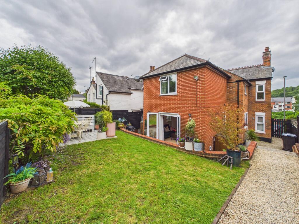 Main image of property: London Road, High Wycombe, Buckinghamshire, HP11 1EJ