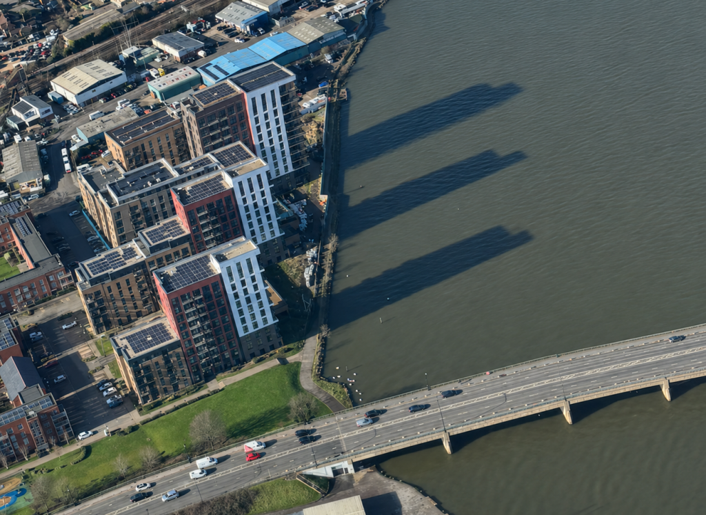 1-bed flat on Meridian Waterside, Southampton, £175,000