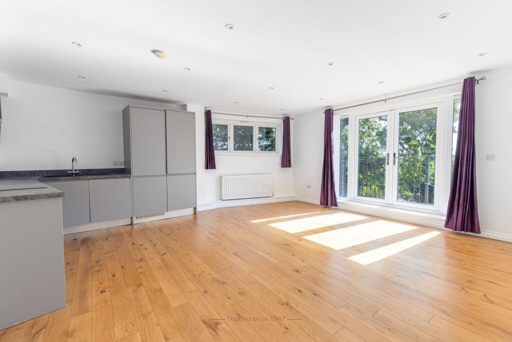 Apartment in Redhill - View 2