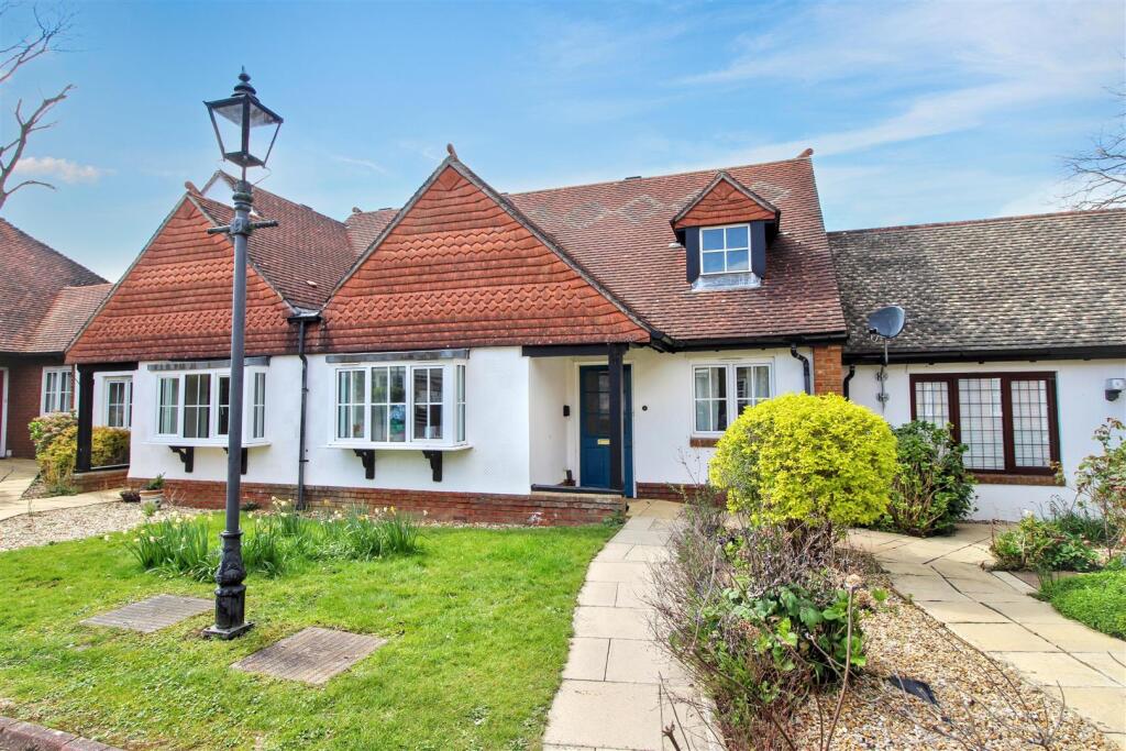 Main image of property: Park Lane, Tilehurst, Reading
