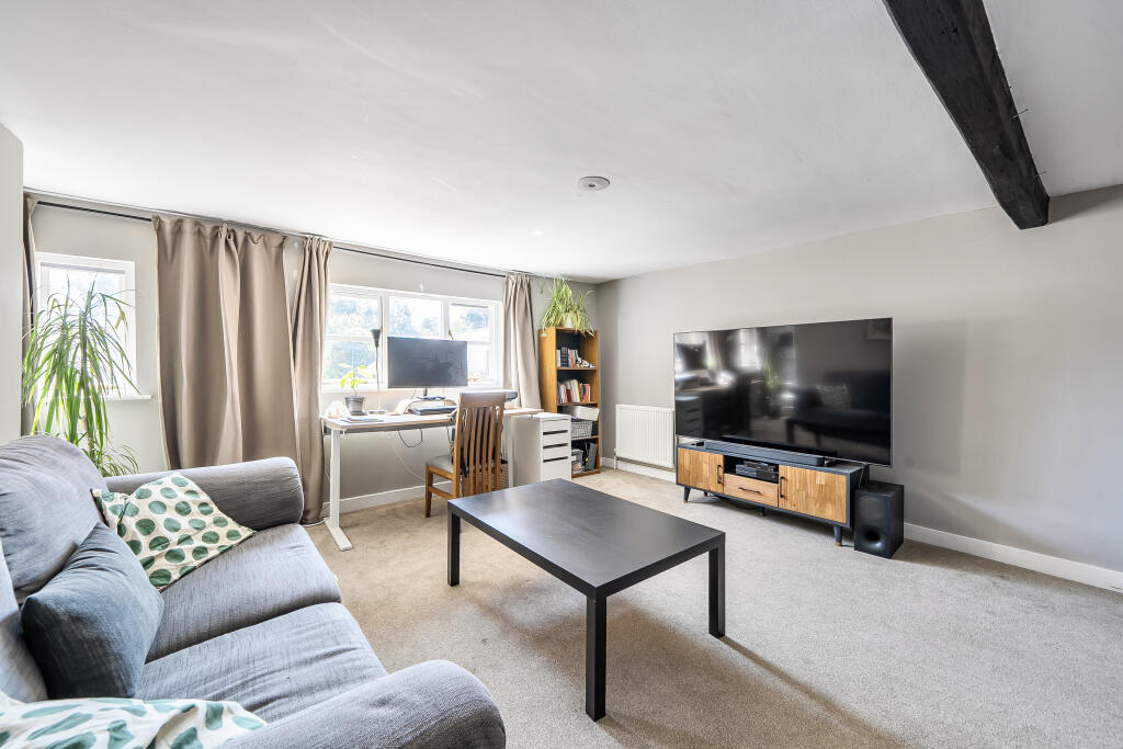 Apartment in Southampton - View 3