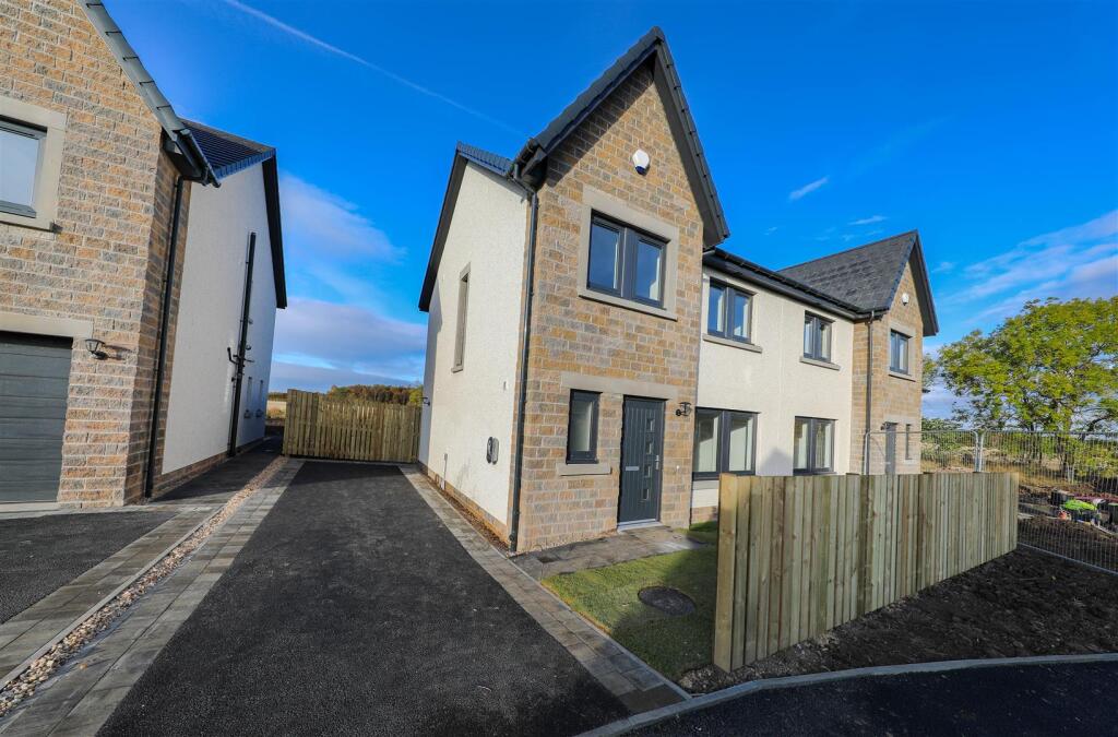 3-bed semi-detached on Kings Field, Coaltown Of Balgonie (noss), £260,000