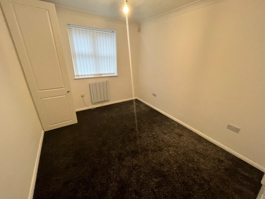 Apartment in Eastbourne, East Sussex - View 4
