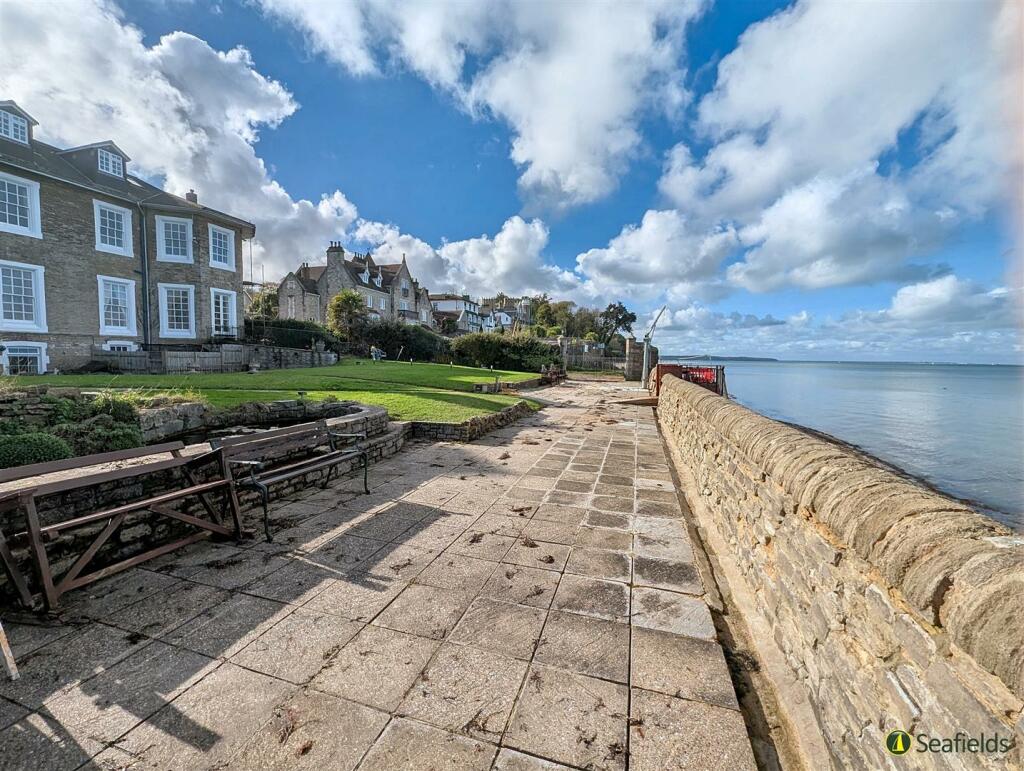 2-bed apartment on Augusta Road, Ryde, PO33 3AT, £220,000
