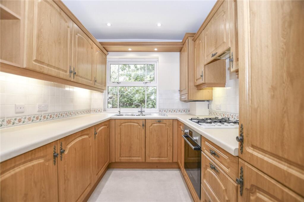 Apartment in Wokingham - View 4