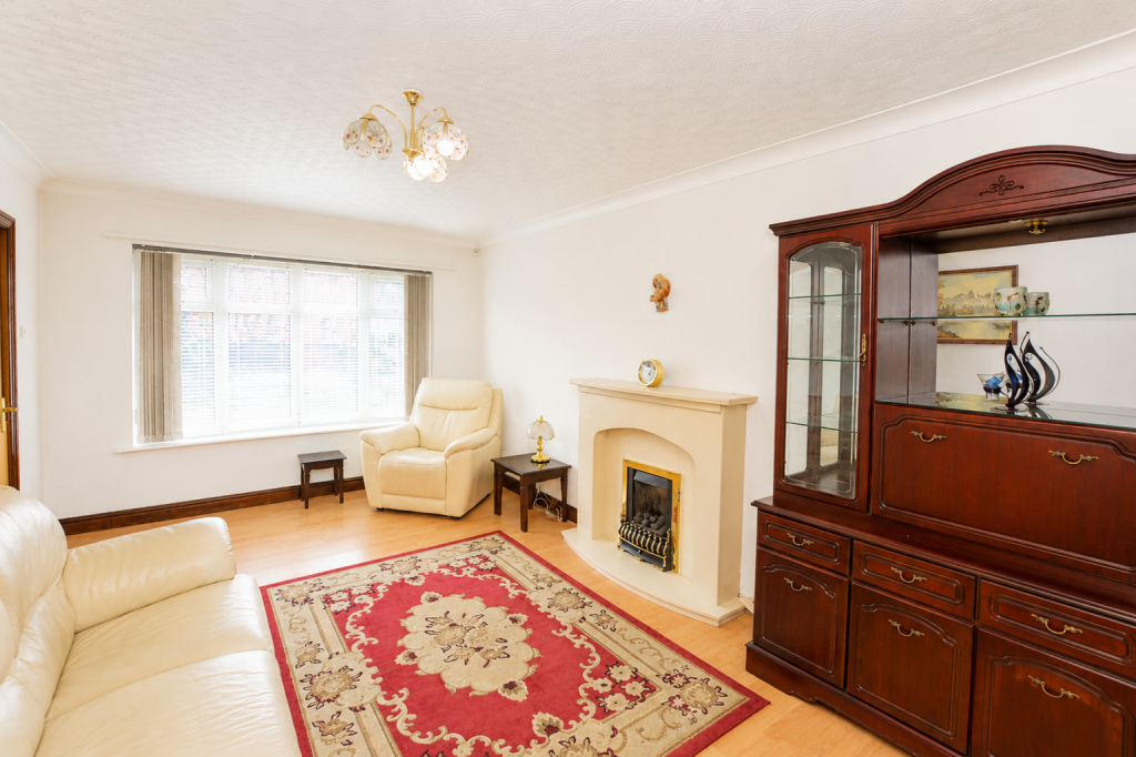 Taunton Avenue, Leigh, WN7 5PT photo 4