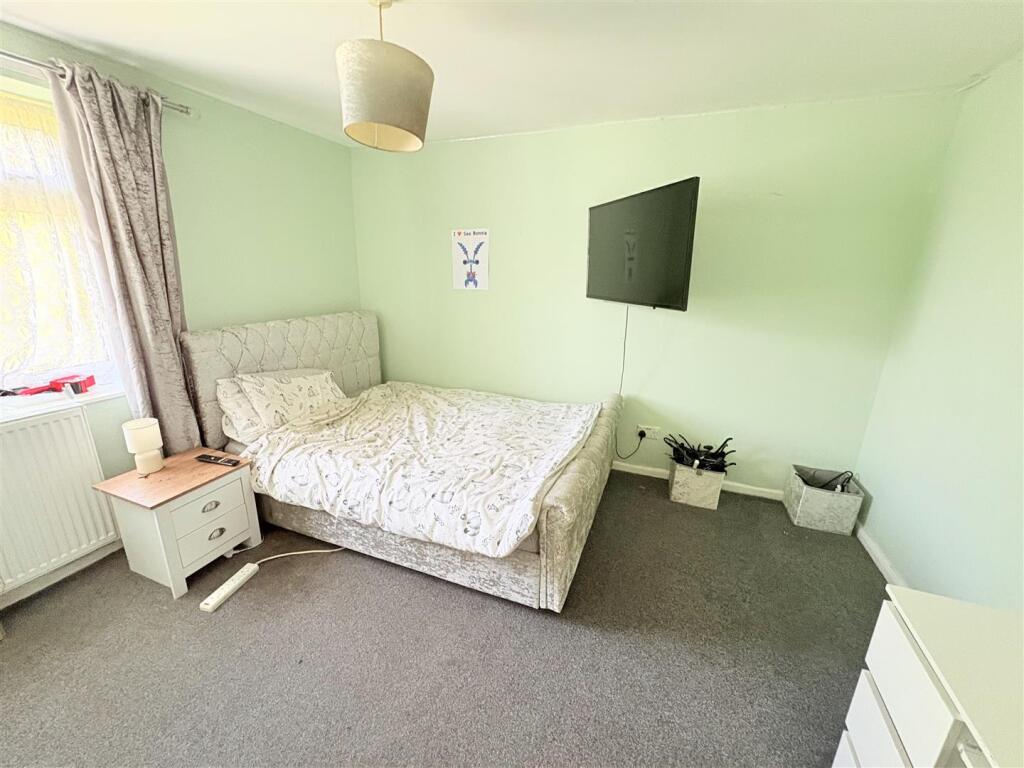 House in Fareham, Hampshire - More
