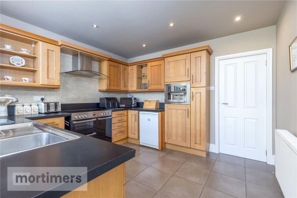 Fairfield Drive, Clitheroe, Lancashire, BB7 photo 5