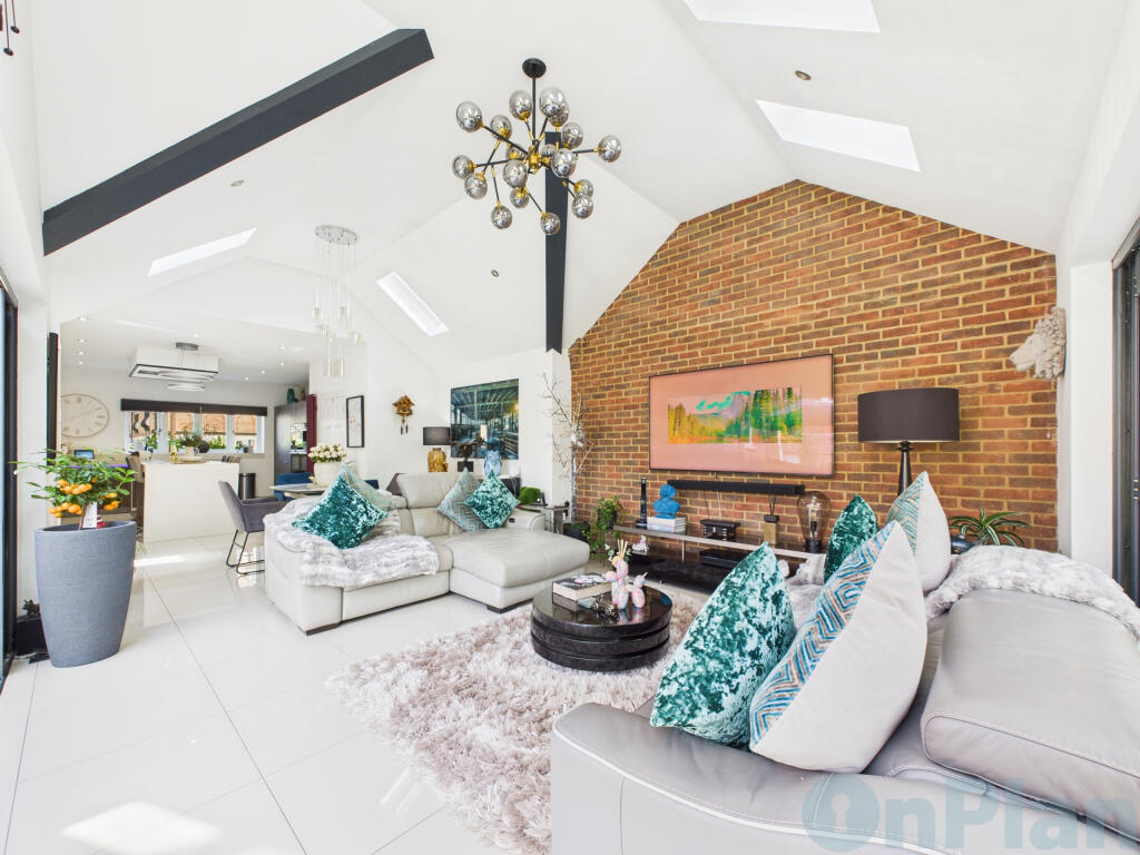 Clegg Square, Shenley Lodge, Milton Keynes, Buckinghamshire photo 3