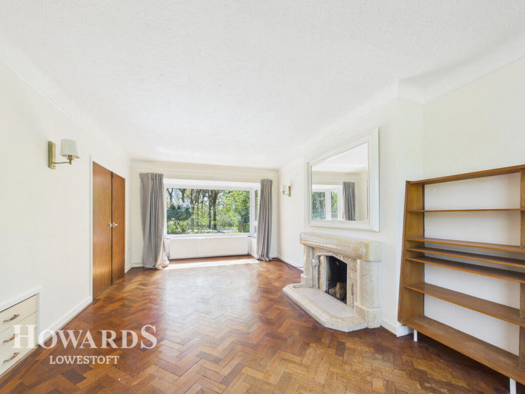 Gunton Avenue, Lowestoft photo 3