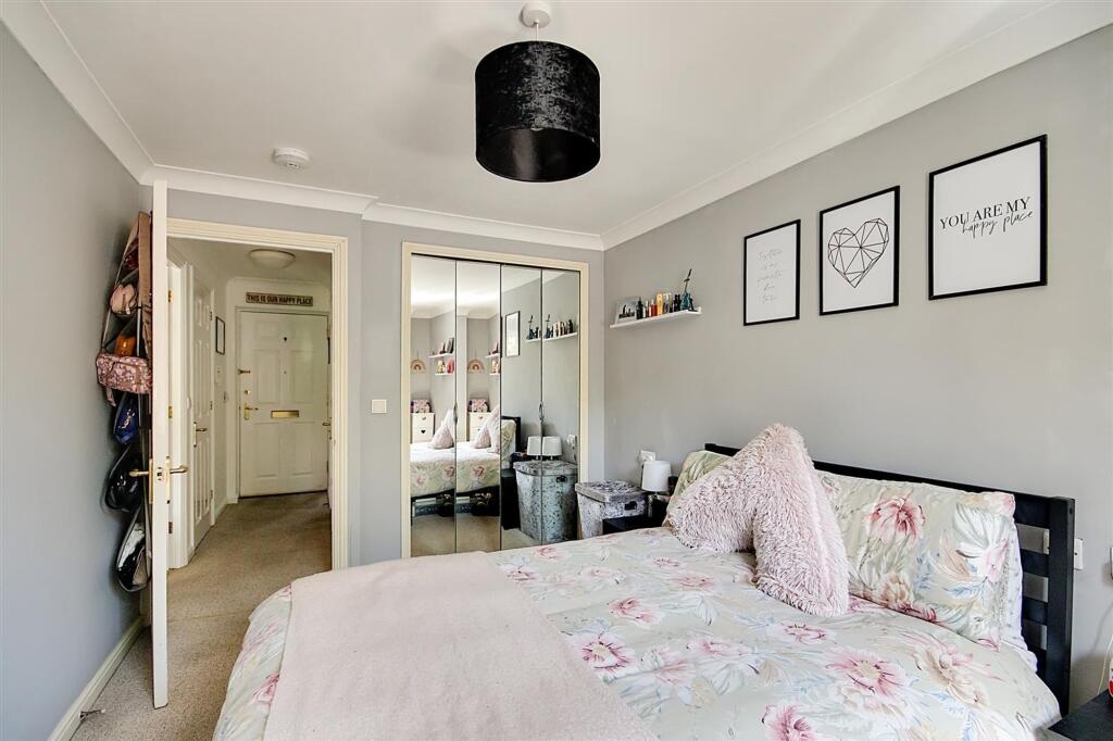 Apartment in Brighton - View 3