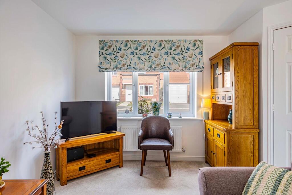 House in Newark and Sherwood, Bilsthorpe - More
