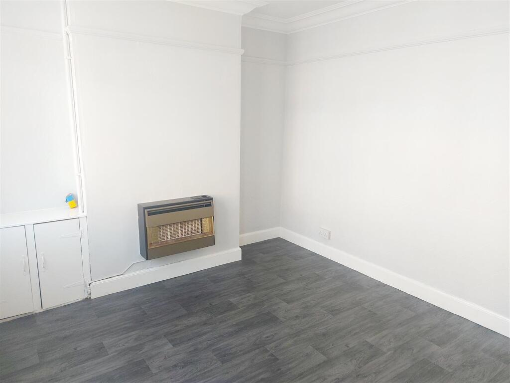 House in Nottingham - View 4