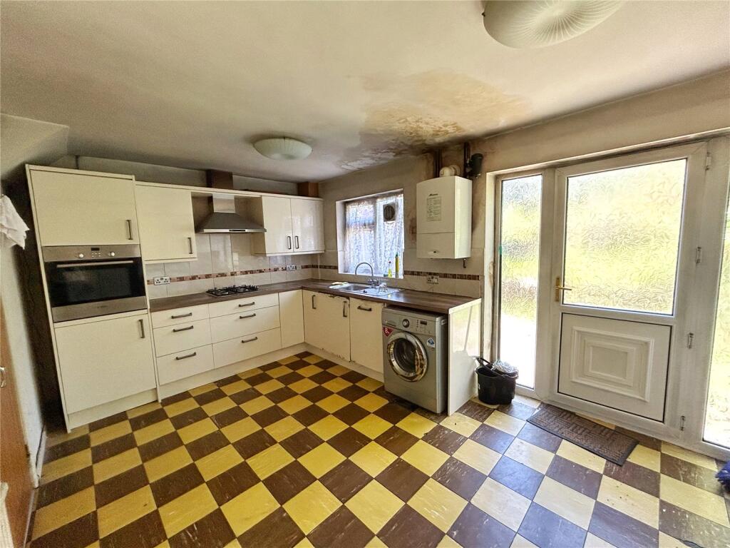 Pavilion Drive, Ashton-under-Lyne, Greater Manchester, OL6 photo 3
