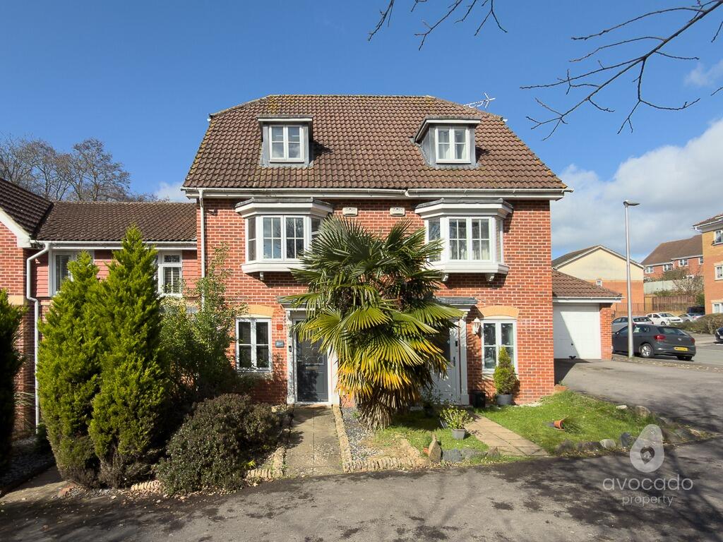 Main image of property: Hopper Vale, Bracknell, Berkshire, RG12