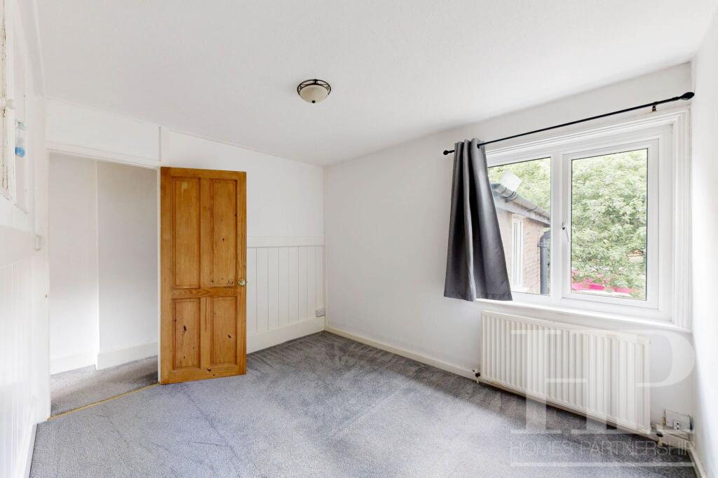 St. Johns Road, Crawley, RH11 - View 6