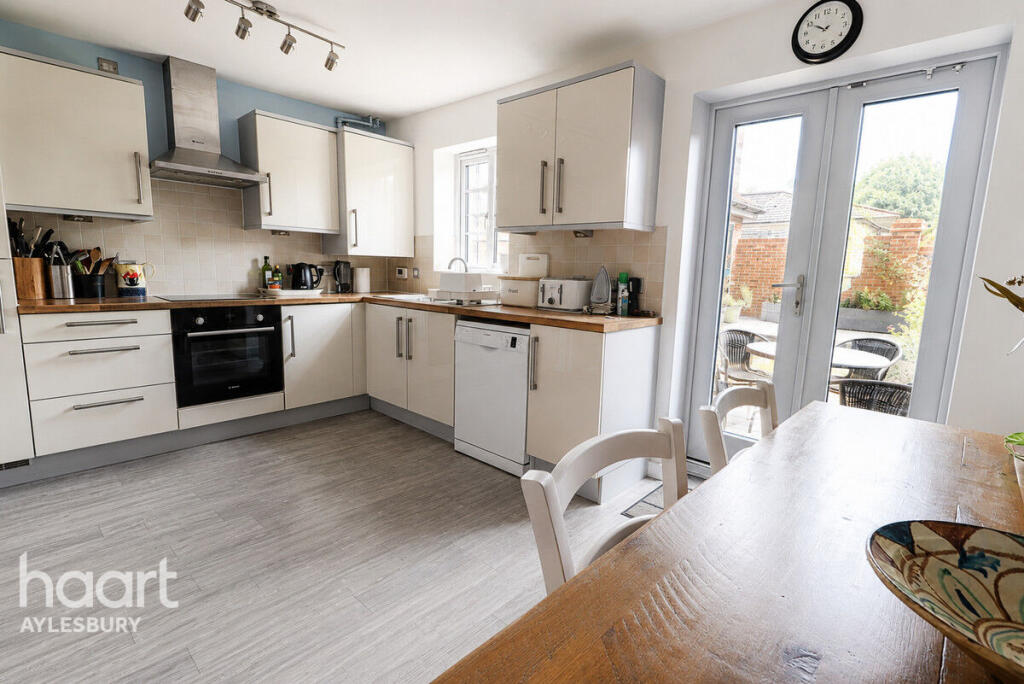 Whittingham Avenue, Aylesbury photo 4