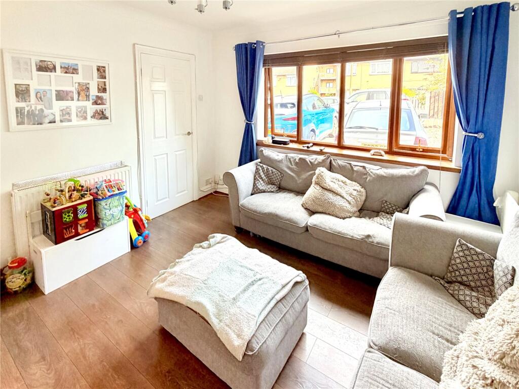 Wortley Avenue, Wombwell, Barnsley, S73 photo 3