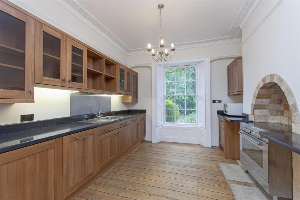 Apartment in London - More