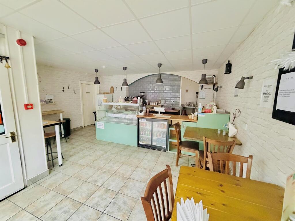 Main image of property: Cafe & Sandwich Bars, West Yorkshire