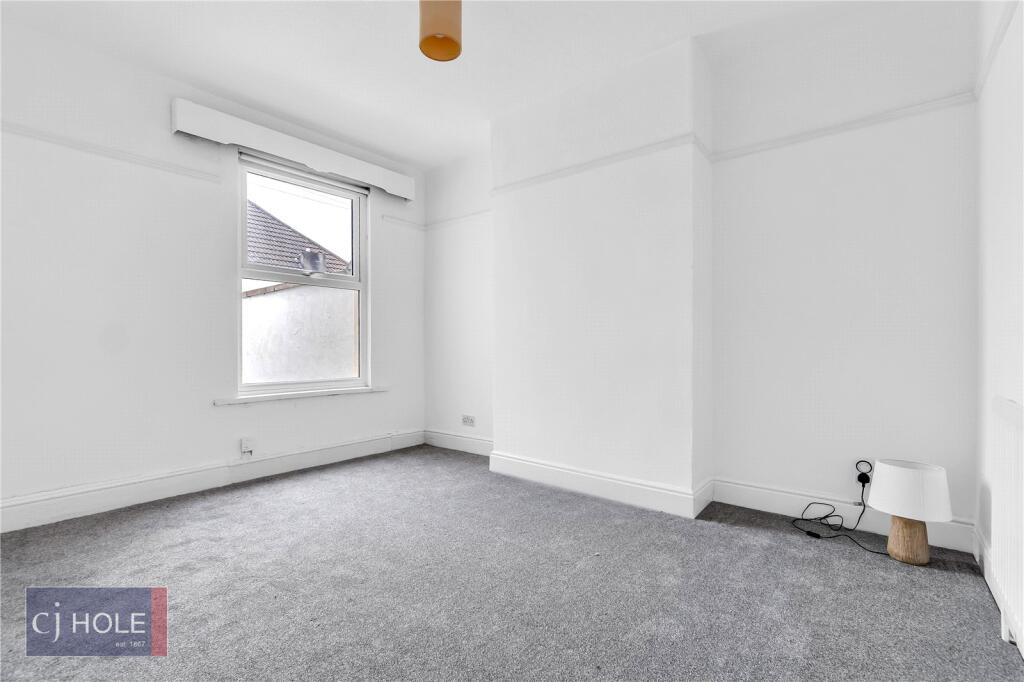 5 bedroom terraced house for rent