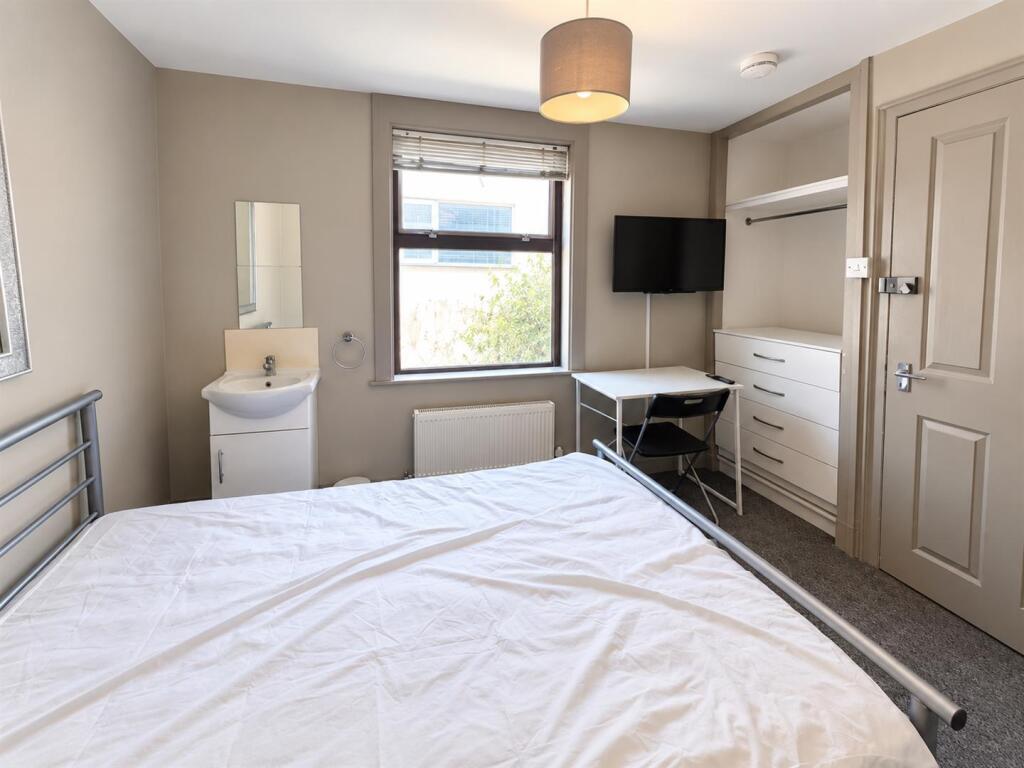 4 bedroom house for rent