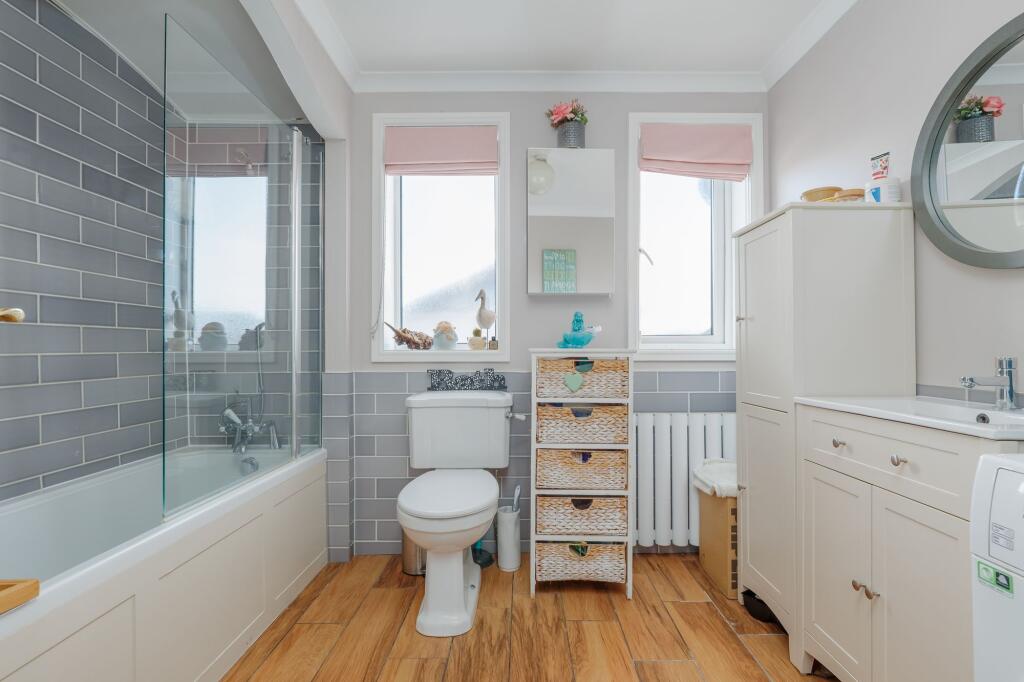 Apartment in Bournemouth, Moordown - View 6