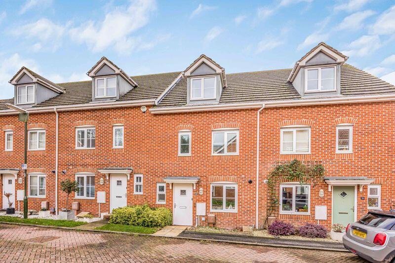 4-bed house on Graylingwell Drive, Chichester, £375,000