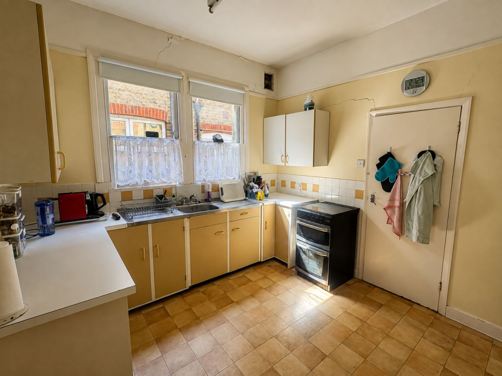 House in Bromley - View 2
