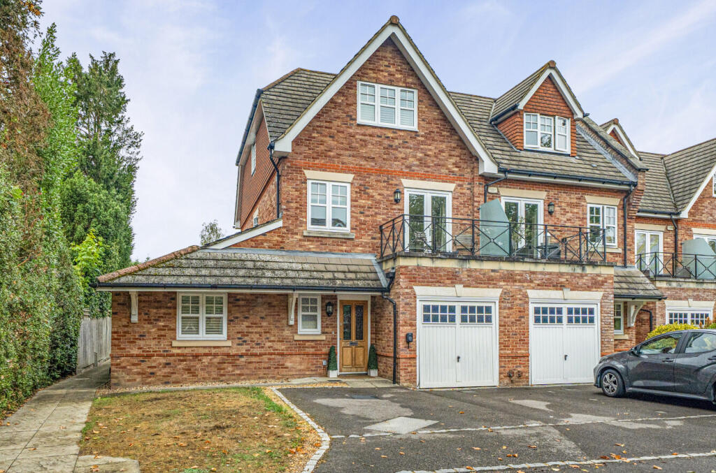 Main image of property: Broomfield, Binfield, Bracknell, Berkshire, RG42