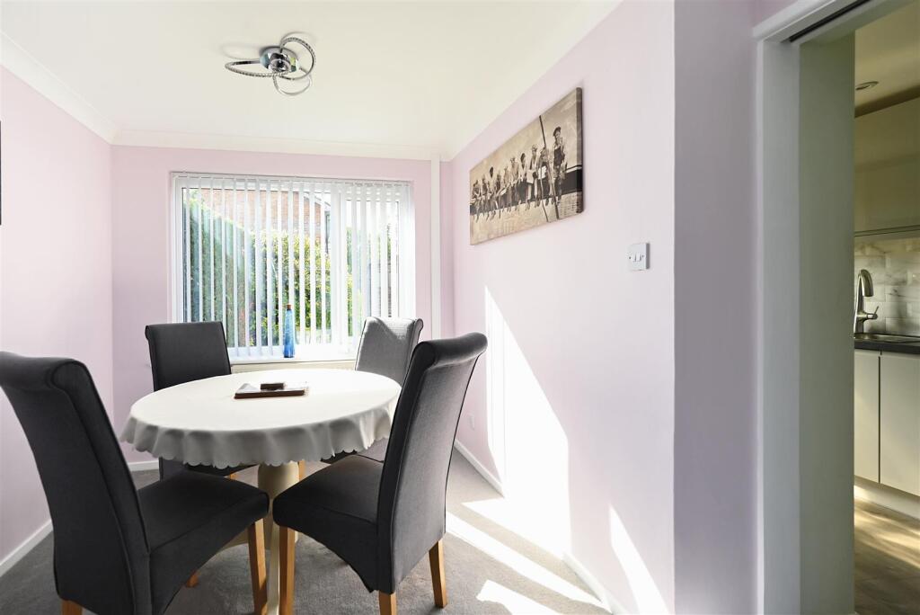 House in Basingstoke and Deane, Viables - More