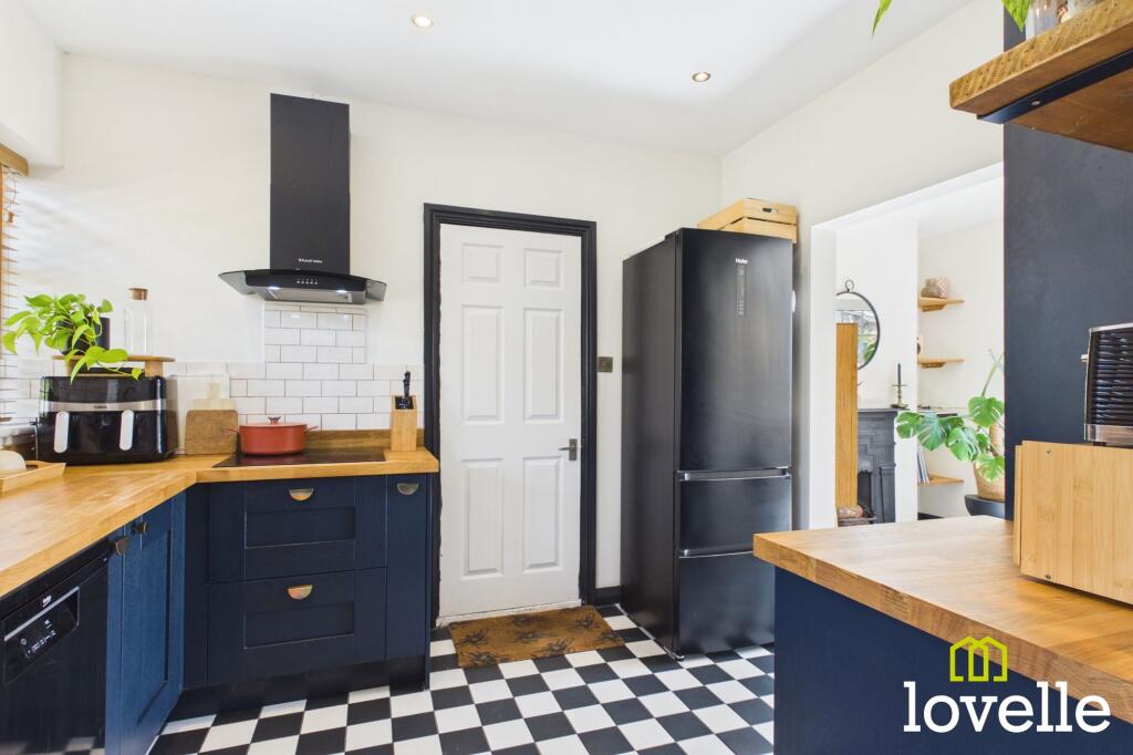 House in Hull - More
