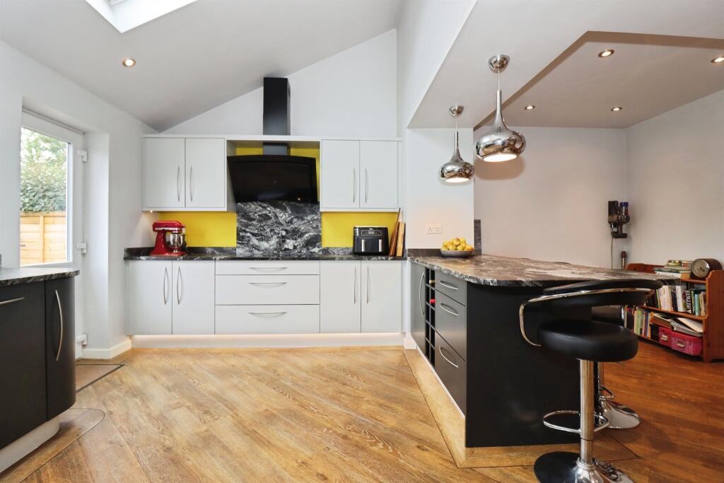 House in Bristol, Bromley Heath, Downend and Bromley Heath - More