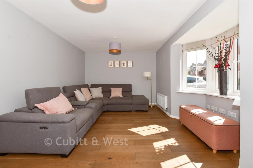 House in Waverley, Cranleigh - View 4